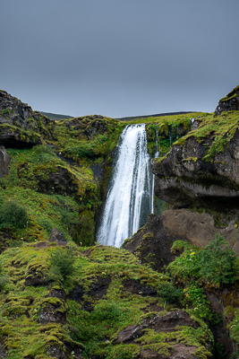 Gljúfrabúi Wasserfall hoch 